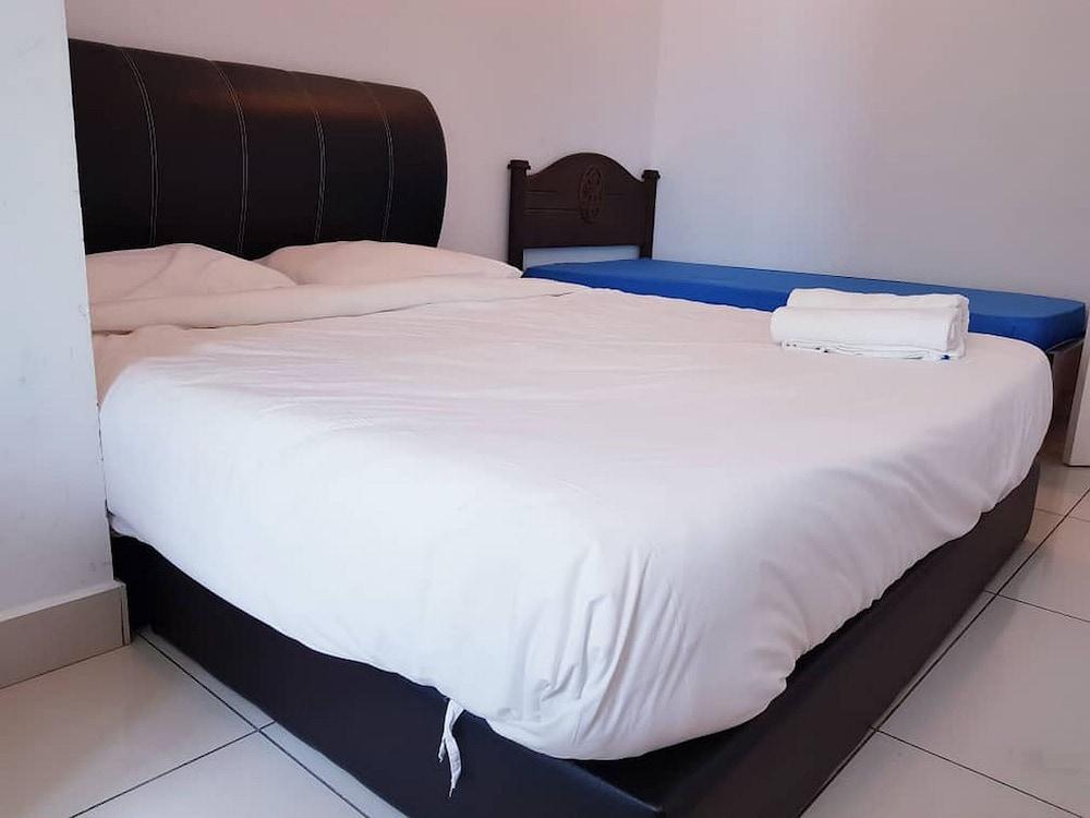 Vouk Hotel Suites, Penang George Town Exterior foto
