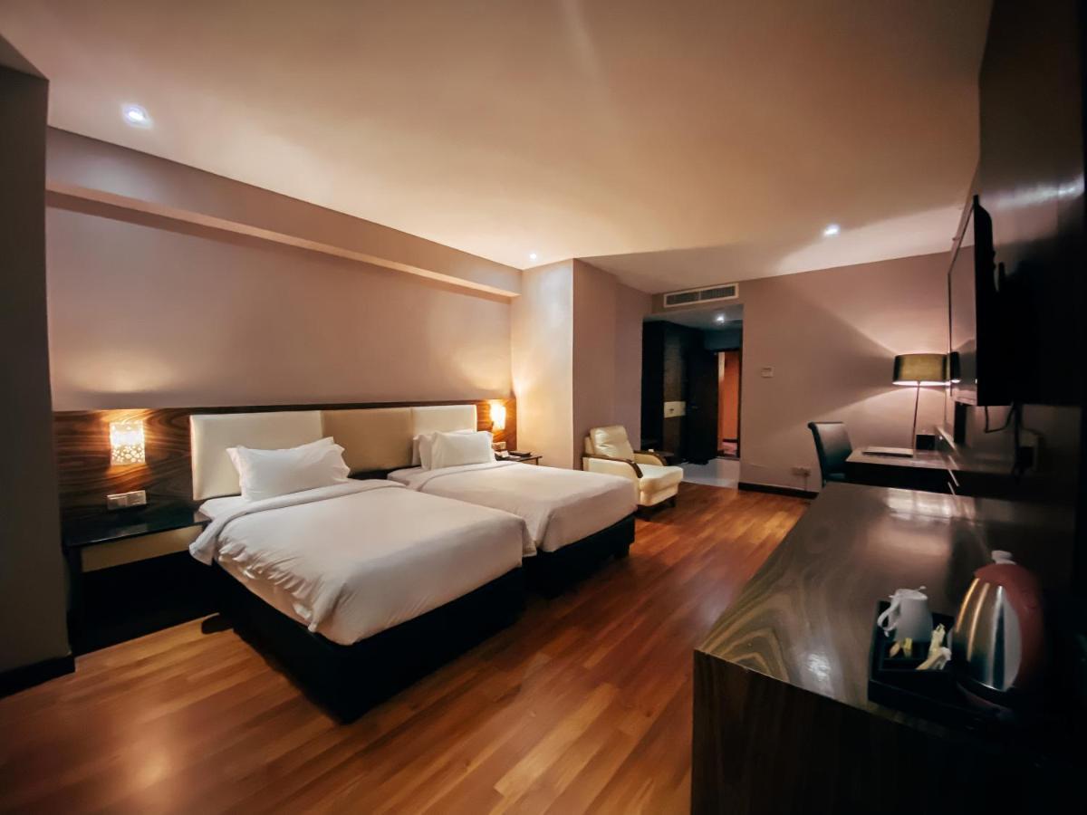 Vouk Hotel Suites, Penang George Town Exterior foto