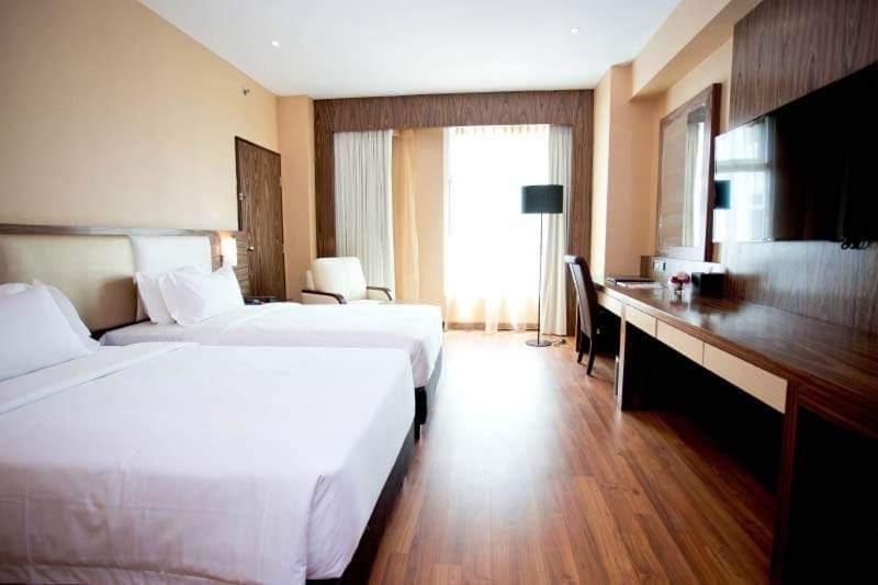 Vouk Hotel Suites, Penang George Town Exterior foto