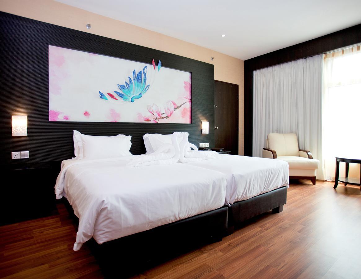 Vouk Hotel Suites, Penang George Town Exterior foto