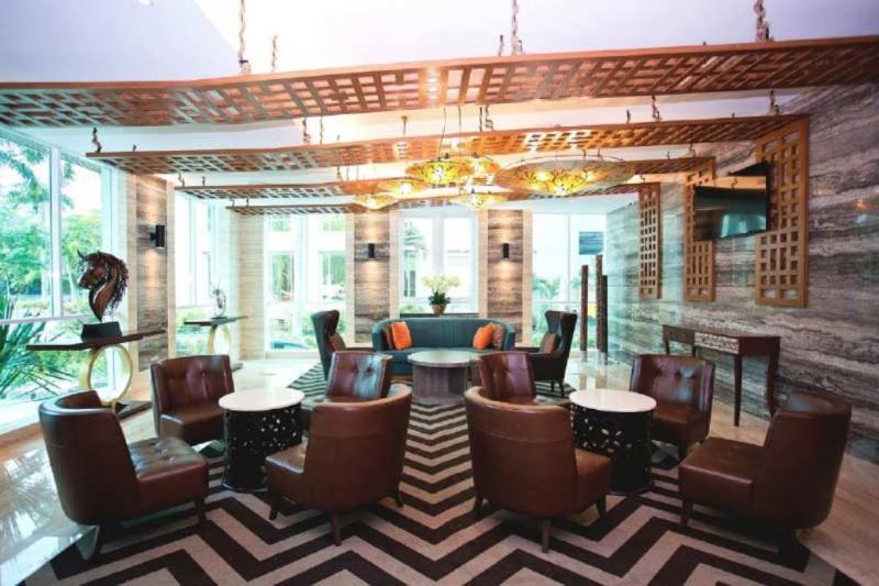 Vouk Hotel Suites, Penang George Town Exterior foto