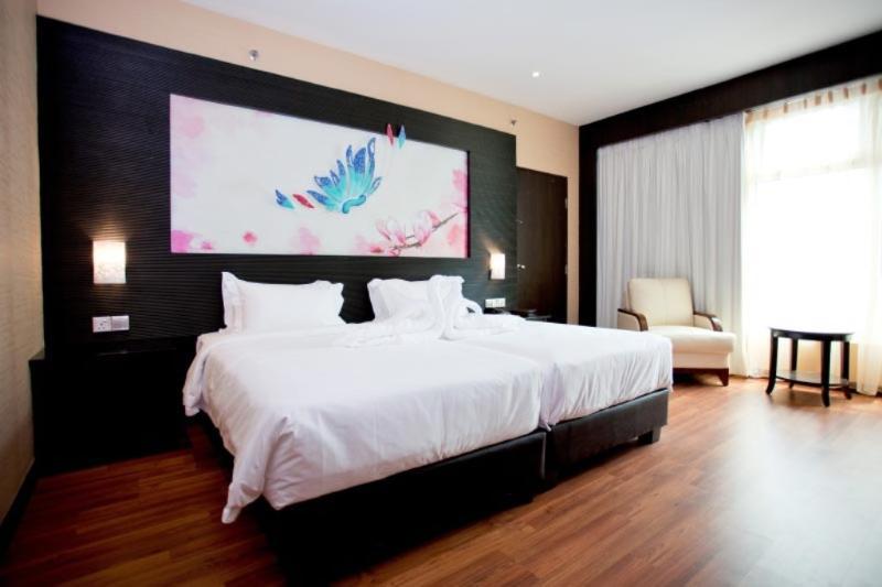 Vouk Hotel Suites, Penang George Town Exterior foto
