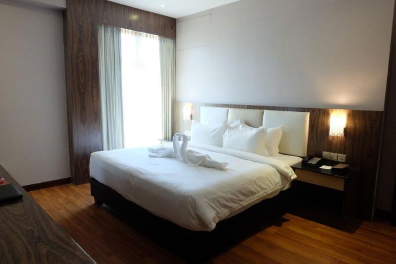 Vouk Hotel Suites, Penang George Town Exterior foto
